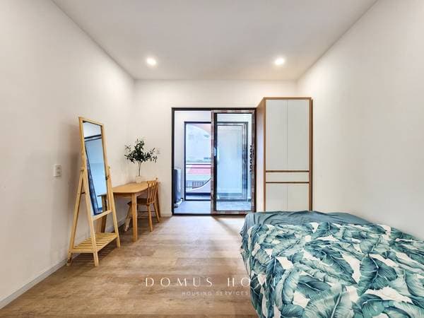 Căn hộ tách bếp thoáng mát Lý Phục Man